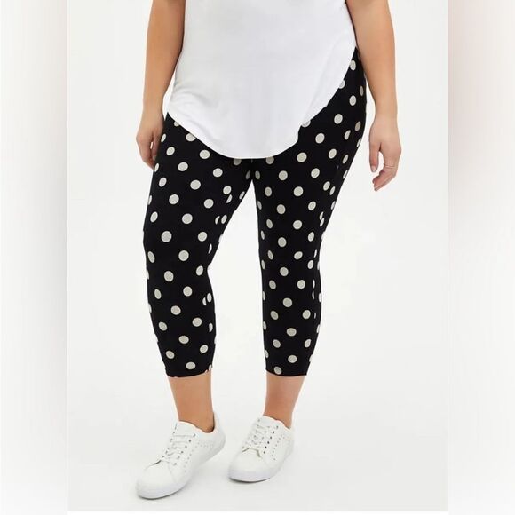 TORRID Crop Premium Leggings Super Polka Dot Black & Cream size 5/5X - Picture 1 of 6